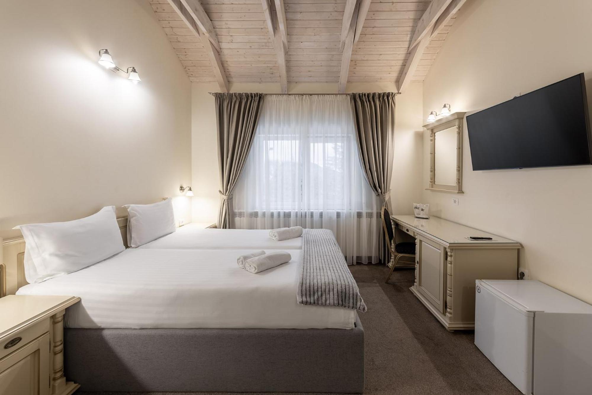 Genesis By Eden Hotel Predeal Exterior photo