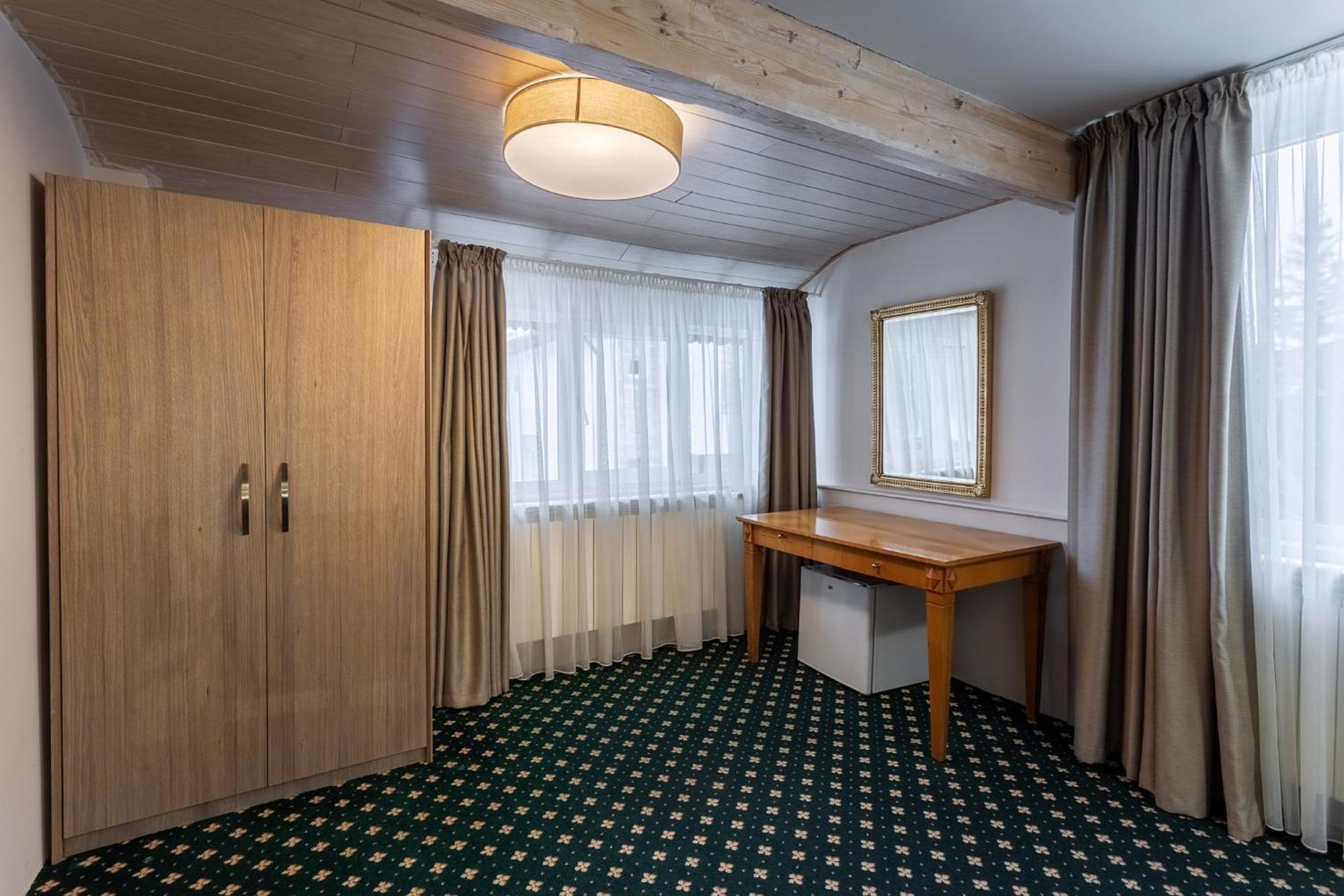 Genesis By Eden Hotel Predeal Exterior photo