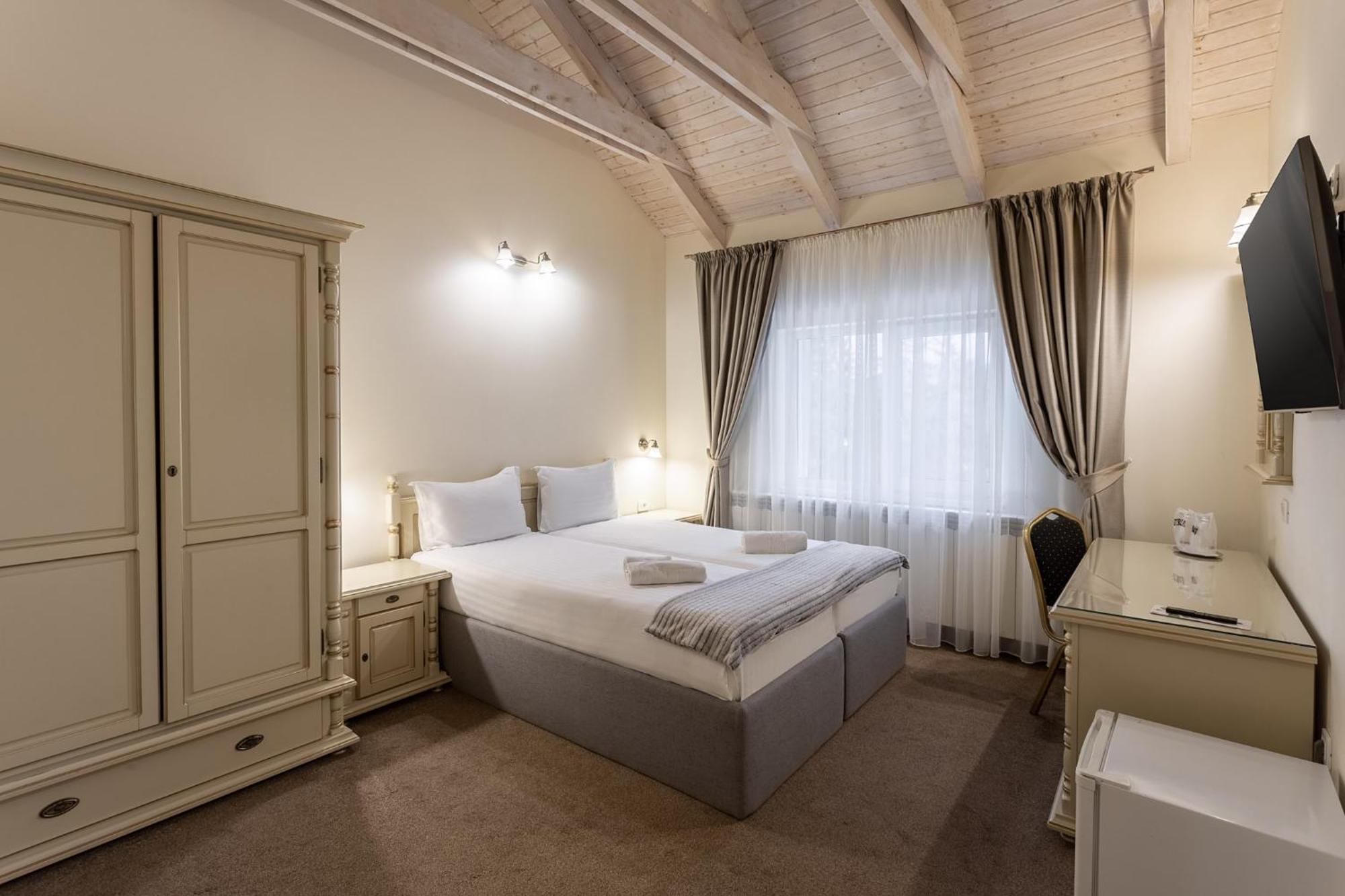 Genesis By Eden Hotel Predeal Exterior photo