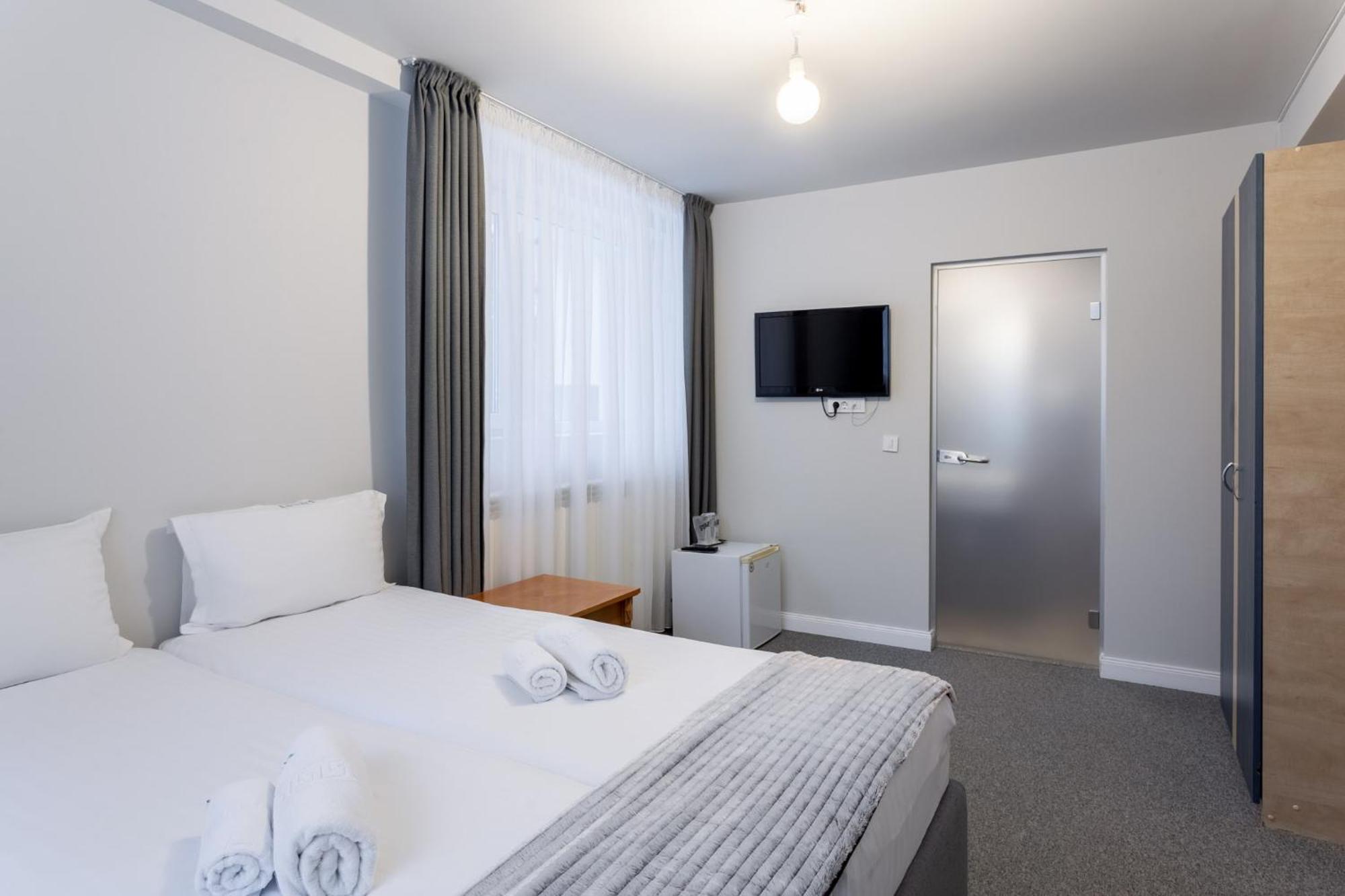 Genesis By Eden Hotel Predeal Exterior photo